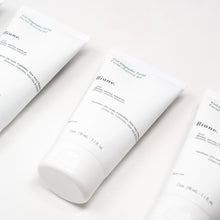 Cargar imagen en el visor de la galería, Tubos de gel limpiador facial en repetición